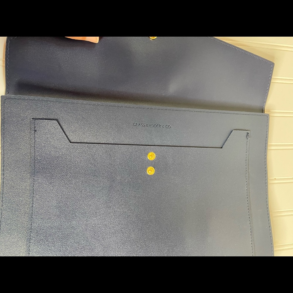 Glass Ladder & Co Megan Portfolio Clutch NWT - Picture 6 of 10